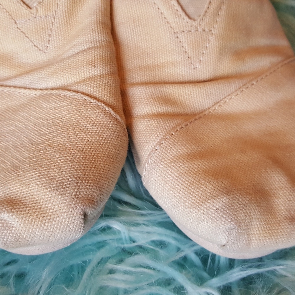 Toms - Picture 3 of 6